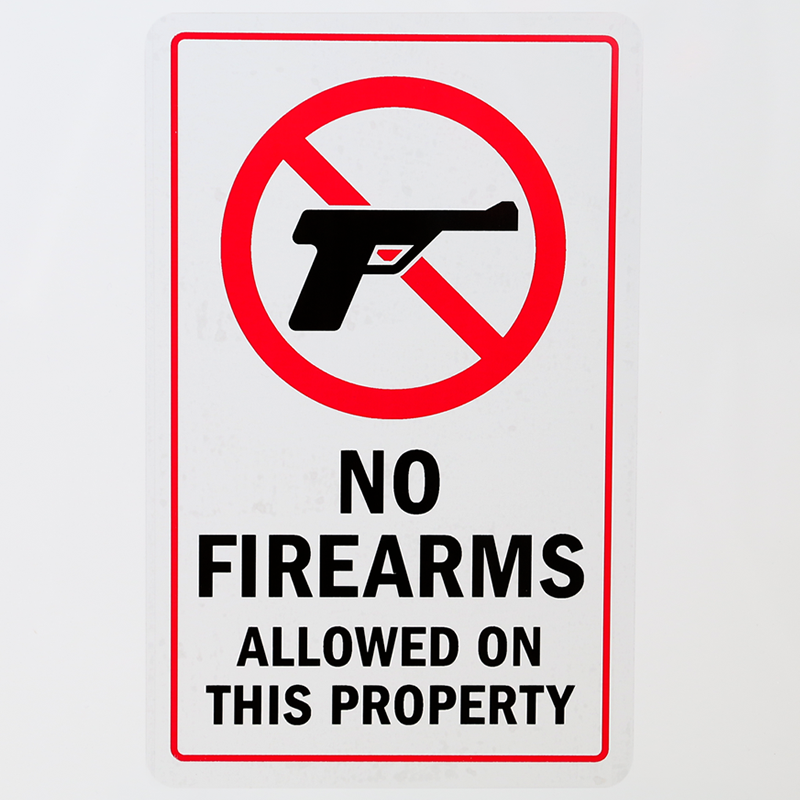 Property is not allowed. No Guns allowed. Табличка no Weapons. No firearms sign. No Guns sign.